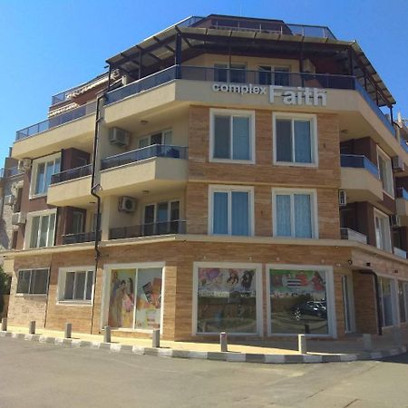 Private Apartment In Faith - 라브다 외부 사진