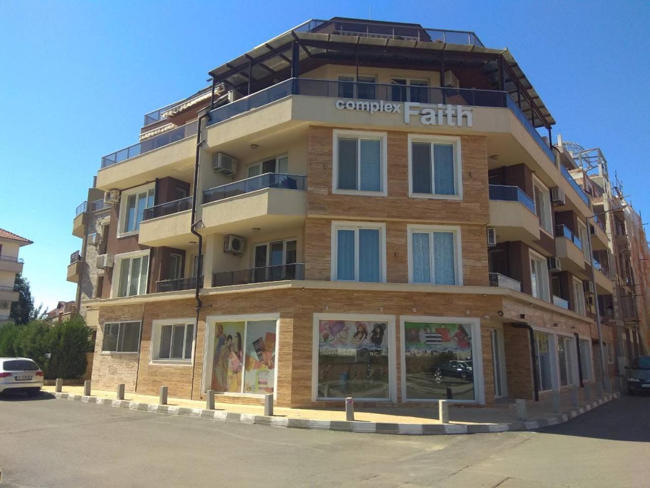 Private Apartment In Faith - 라브다 외부 사진