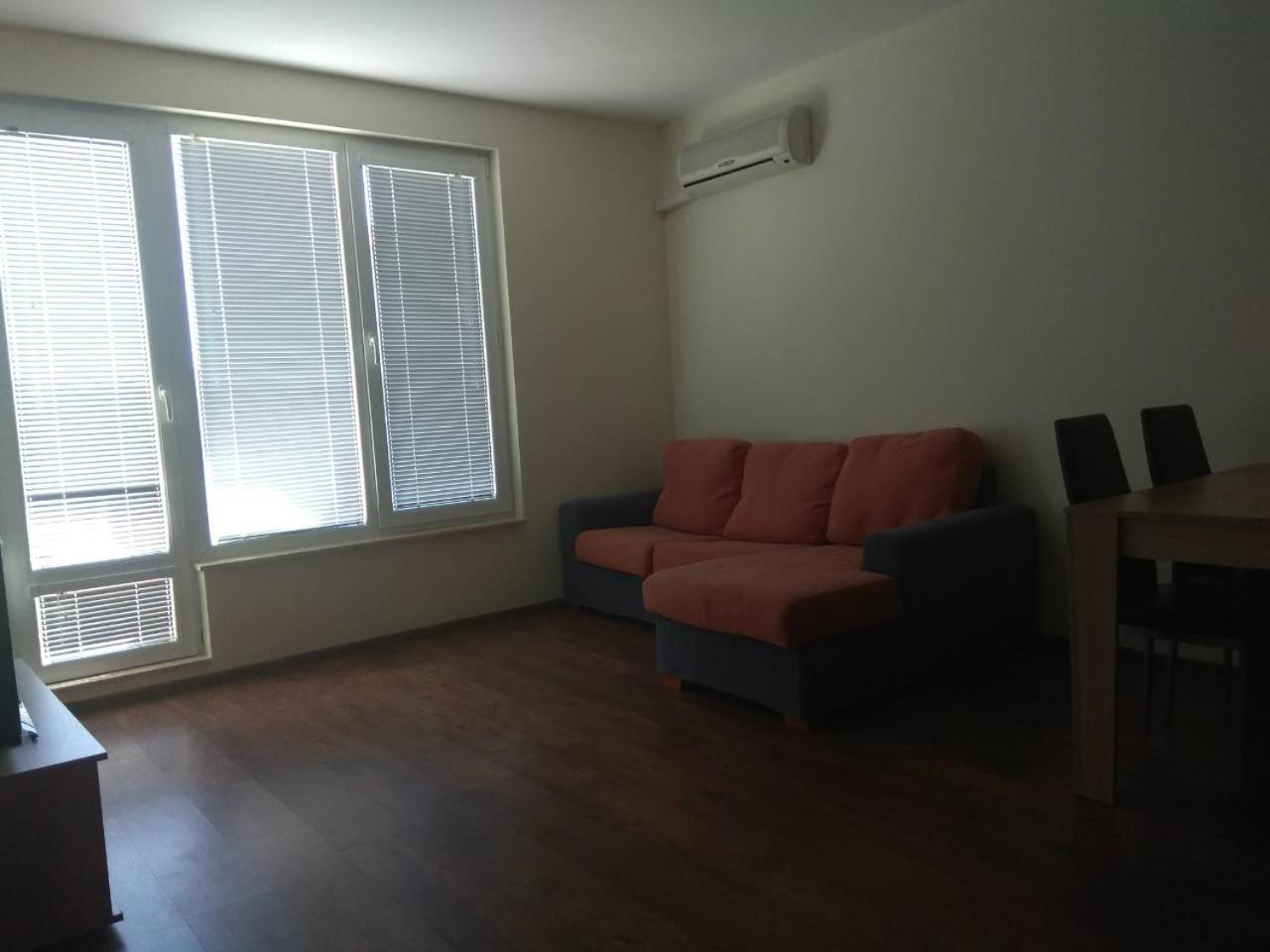 Private Apartment In Faith - 라브다 외부 사진
